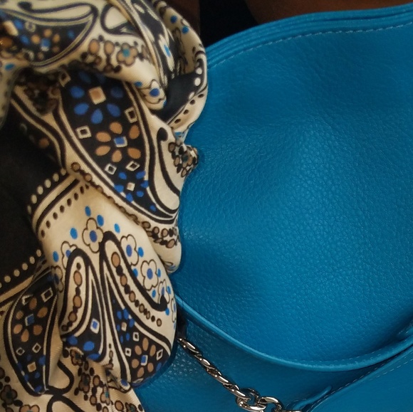 Echo Geometric Paisley Design Scarf - Picture 3 of 4